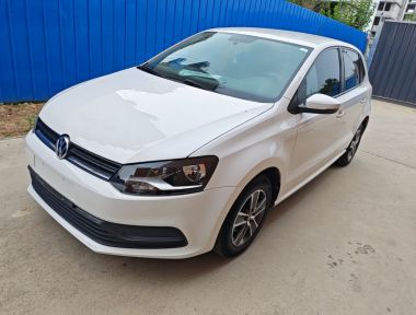 Volkswagen Polo 2016 car image 