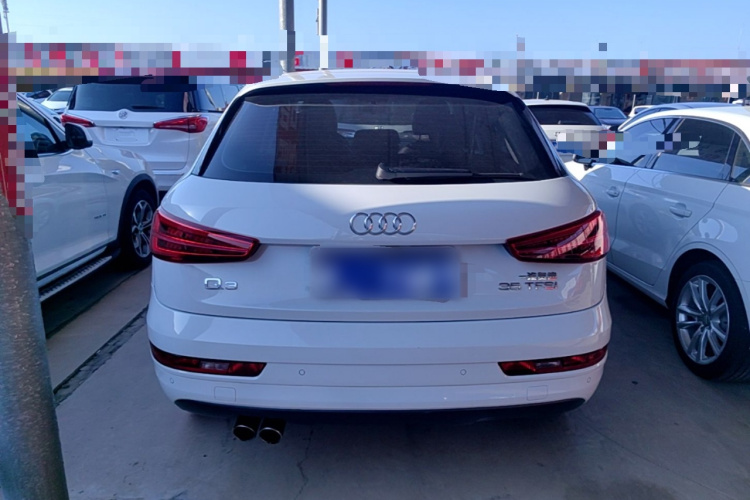 Audi Q3 2017 car image #6