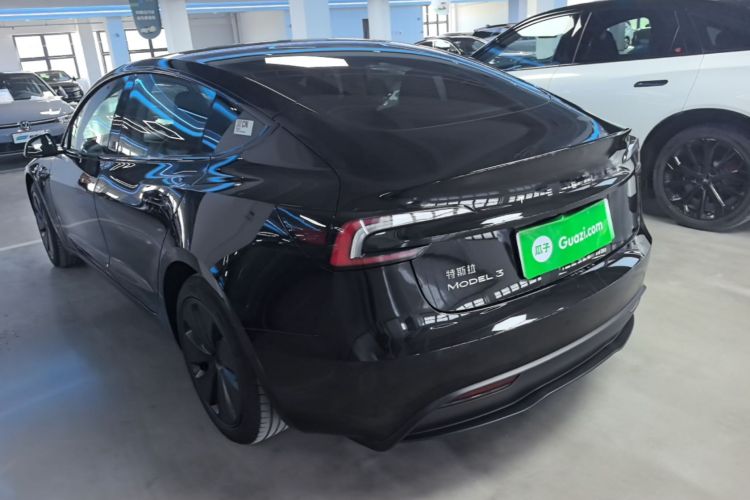 Tesla Model 3 2025 car image #5