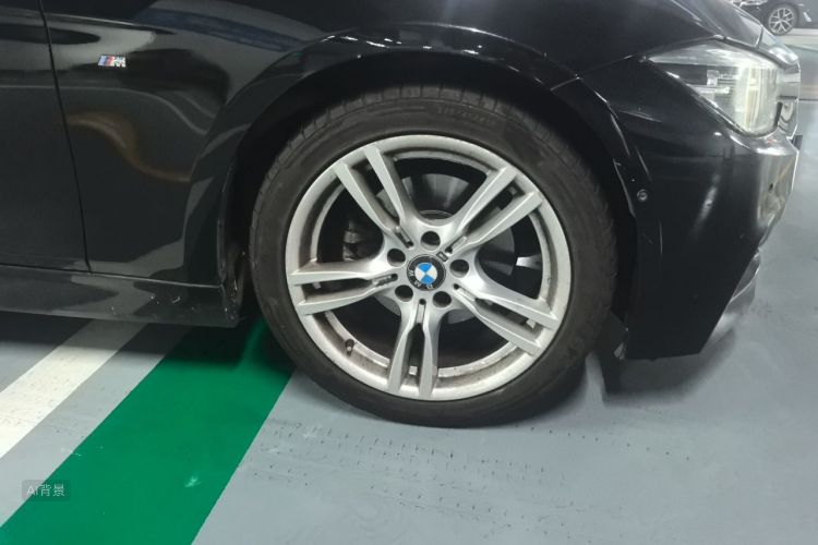 BMW 3 Series 2018 car image #9