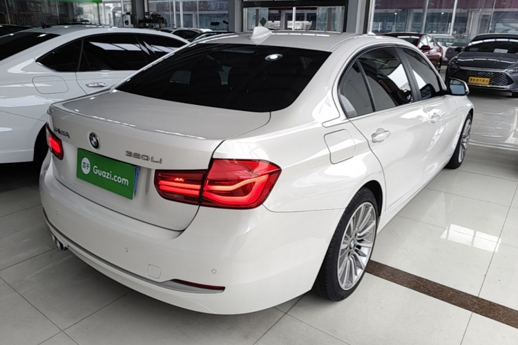 BMW 3 Series 2018 #7 BMW 3 Series 2018 car image #7