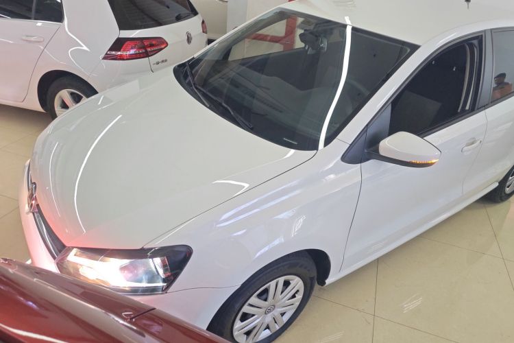 Volkswagen Polo 2018 car image #2