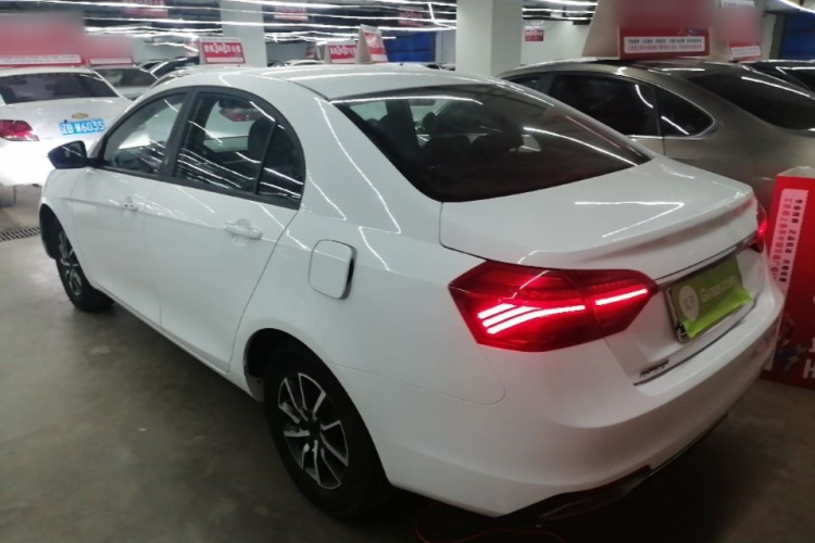 GEELY Emgrand 2019 #7 GEELY Emgrand 2019 car image #7