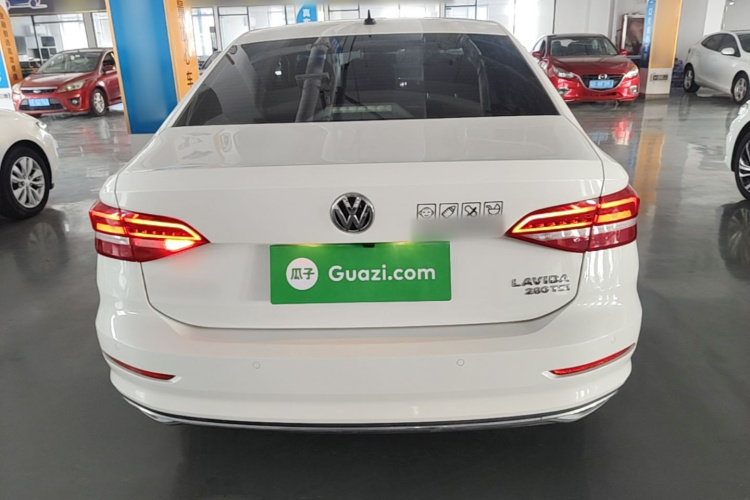 Volkswagen Lavida 2019 car image #4