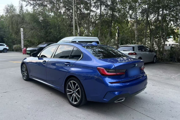 BMW 3 Series 2020 car image #8