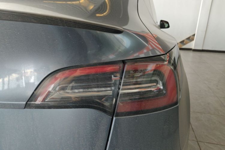 Tesla Model Y 2023 #8 Tesla Model Y 2023 car image #8