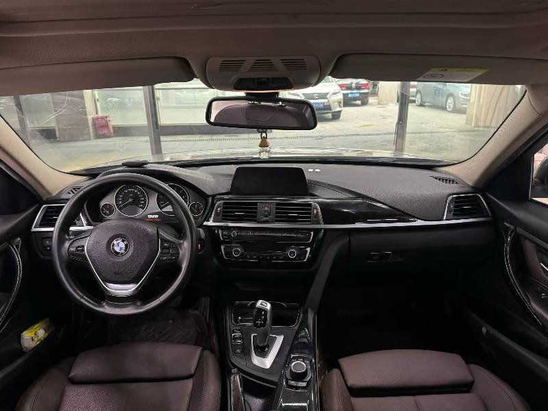 BMW 3 Series 2018 #7 BMW 3 Series 2018 car image #7