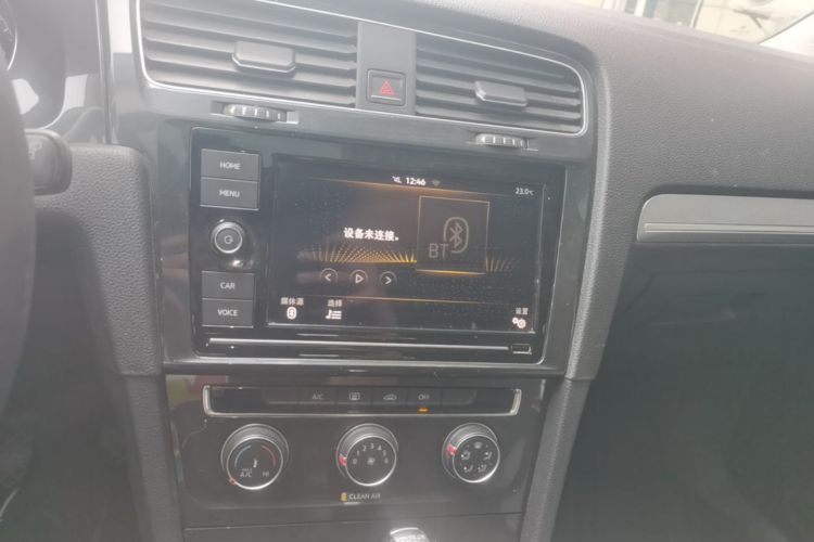 Volkswagen Golf 2019 car image #17