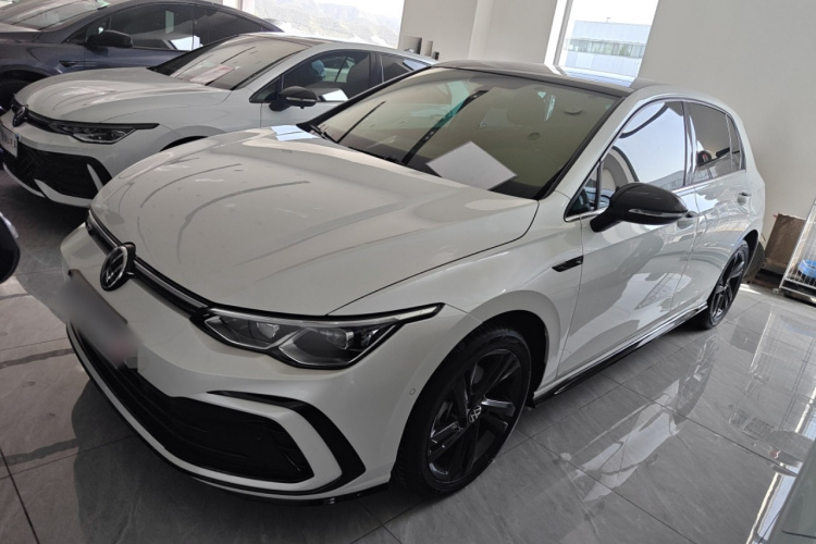 Volkswagen Golf 2023 صورة سيارة #2