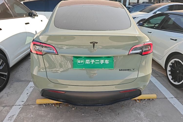 Tesla Model Y 2023 immagine di auto #6