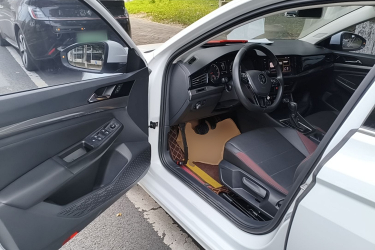 Volkswagen Bora 2021 car image #12