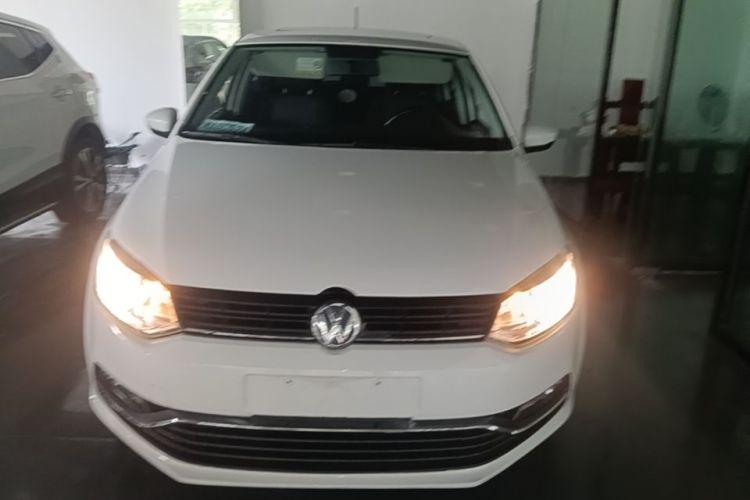 Volkswagen Polo 2016 car image #3
