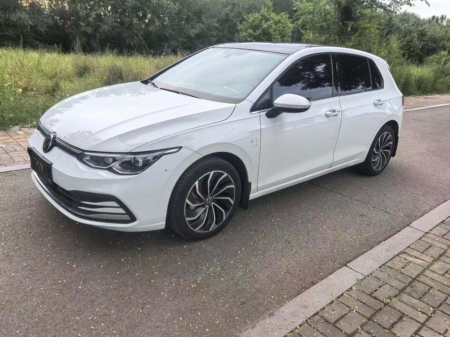 Volkswagen Golf 2023 car image 