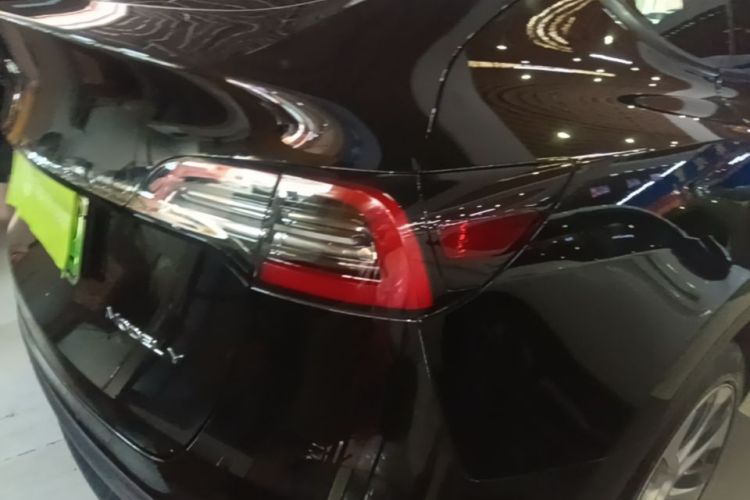 Tesla Model Y 2021 car image #8