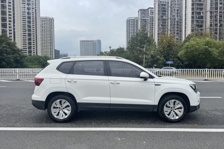 Volkswagen Tharu 2020 car image #8