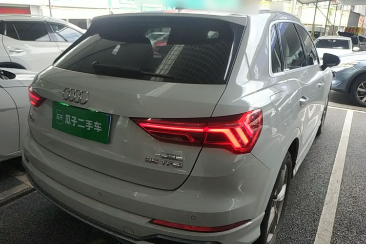 Audi Q3 2020 car image #5