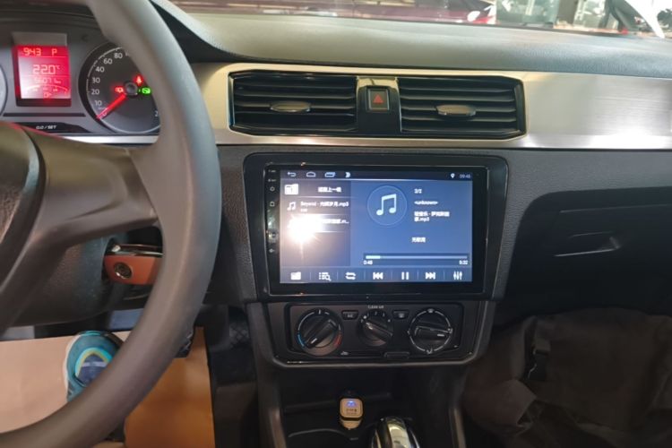 Volkswagen Santana 2018 car image #13