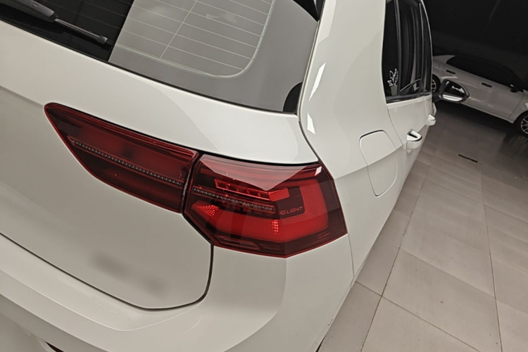 Volkswagen Golf 2021 car image #8