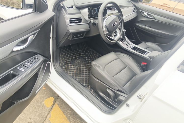 GEELY Emgrand 2021 car image #16