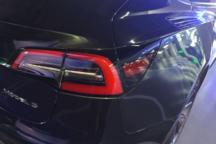 Tesla Model 3 2023 car image #8