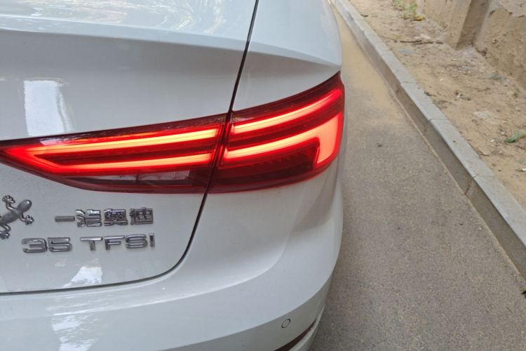 Audi A3 2019 car image #8