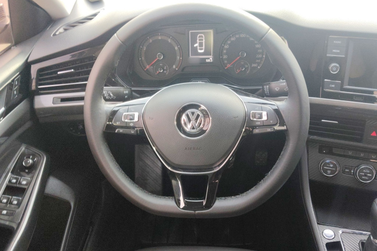 Volkswagen Bora 2019 car image #12