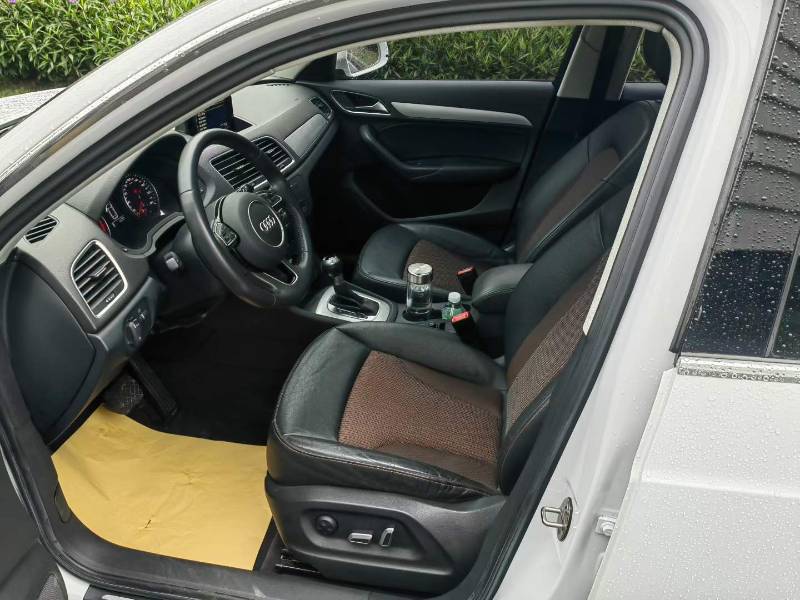 Audi Q3 2019 car image #5