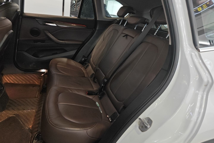 BMW X1 2018 immagine di auto #17