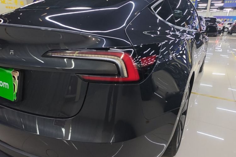 Tesla Model 3 2025 car image #8