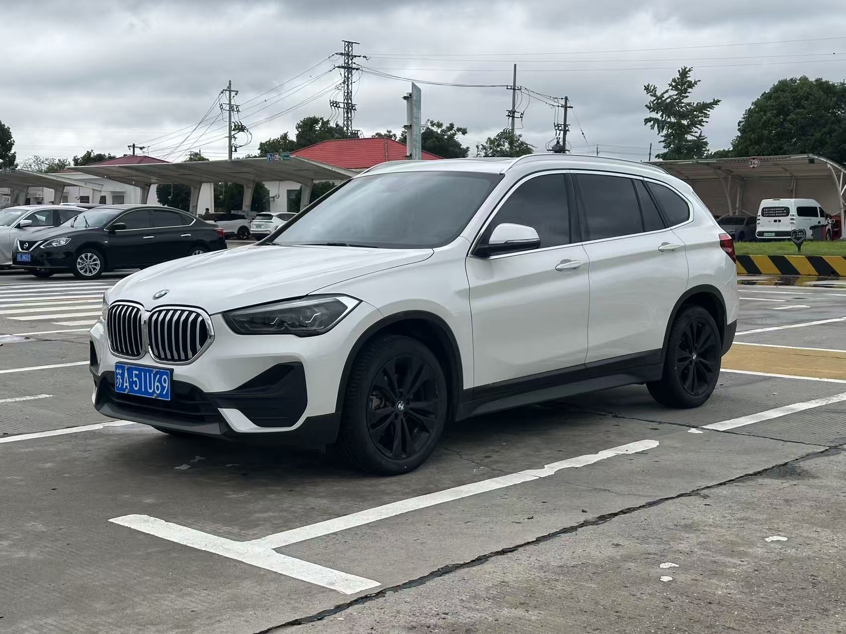BMW X1 2021 BMW X1 2021 car image