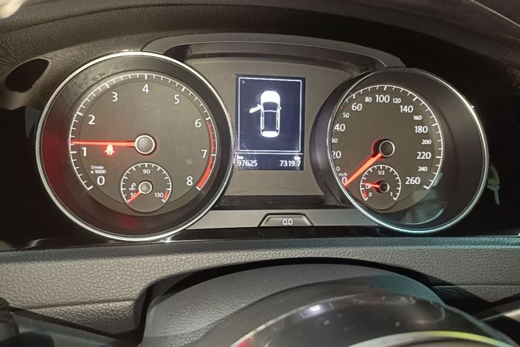 Volkswagen Golf 2018 car image #12