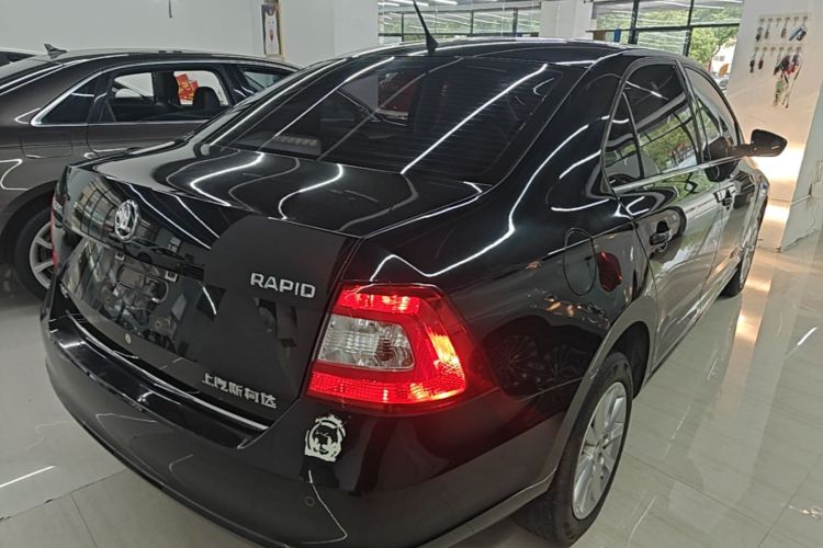 Skoda Rapid 2016 #7 Skoda Rapid 2016 car image #7