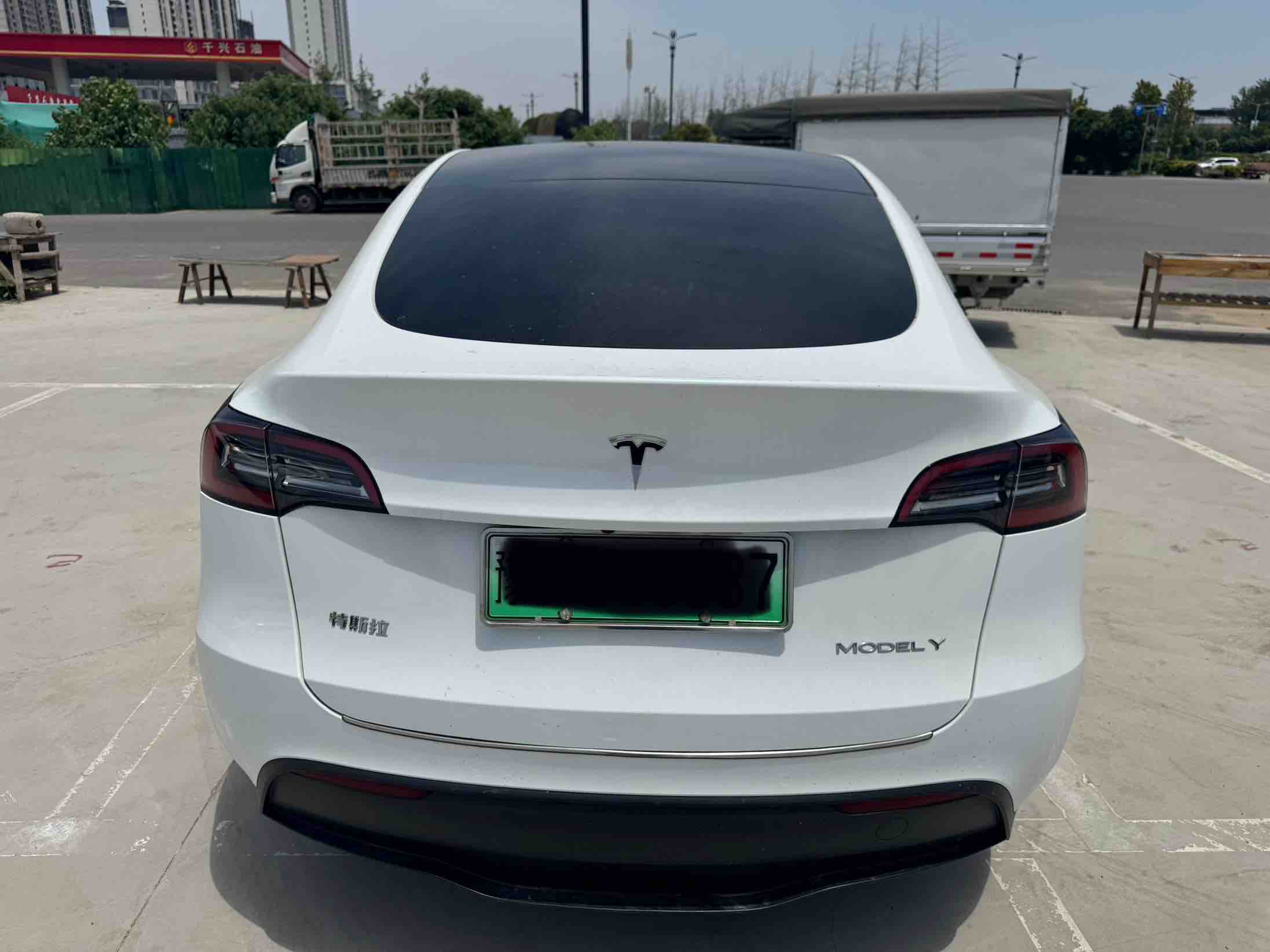 Tesla Model Y 2021 #8 Tesla Model Y 2021 car image #8