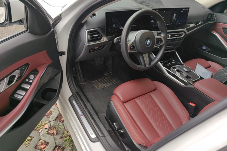 BMW 3 Series 2024 car image #16