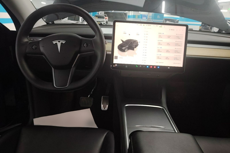Tesla Model Y 2023 #10 Tesla Model Y 2023 car image #10
