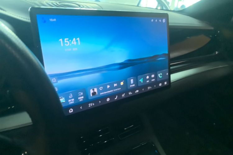 BYD Han 2024 car image #13