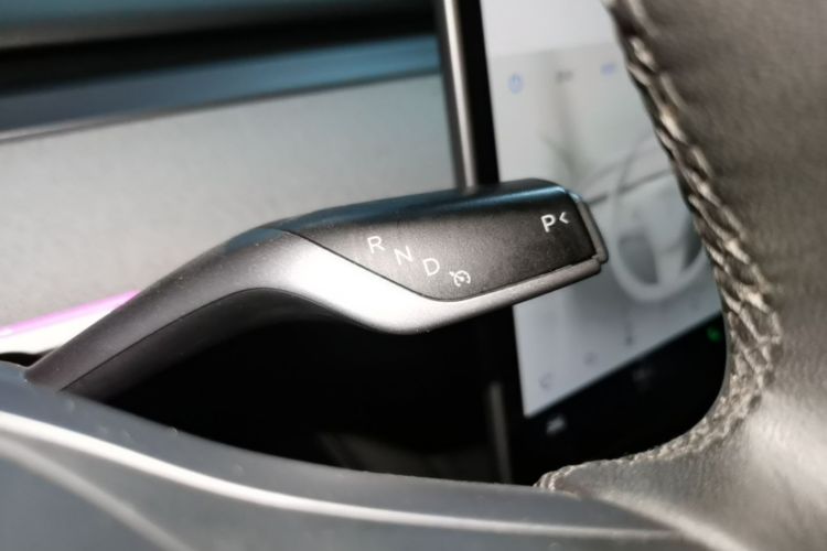 Tesla Model Y 2023 #14 Tesla Model Y 2023 car image #14