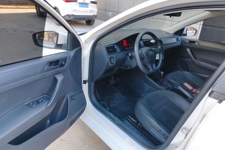 Volkswagen Santana 2023 car image #16