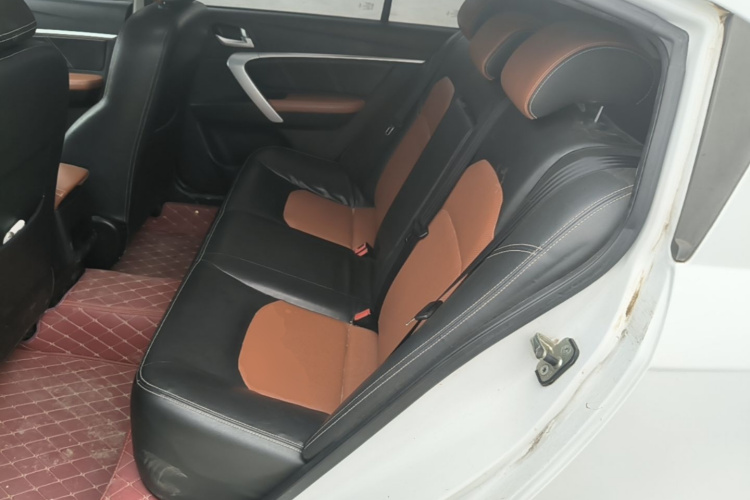 GEELY Emgrand 2016 #17 GEELY Emgrand 2016 car image #17