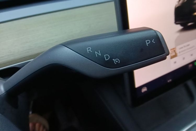 Tesla Model Y 2022 #22 Tesla Model Y 2022 car image #22