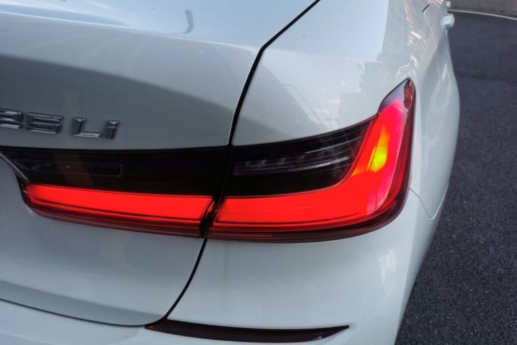 BMW 3 Series 2021 #8 BMW 3 Series 2021 car image #8