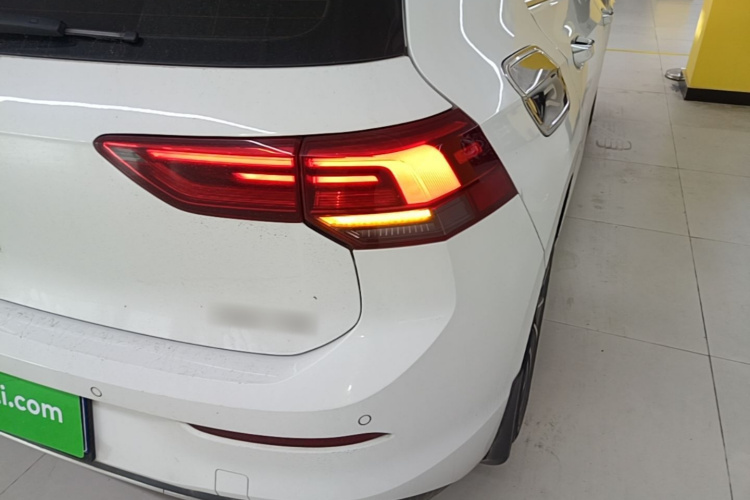 Volkswagen Golf 2021 car image #8