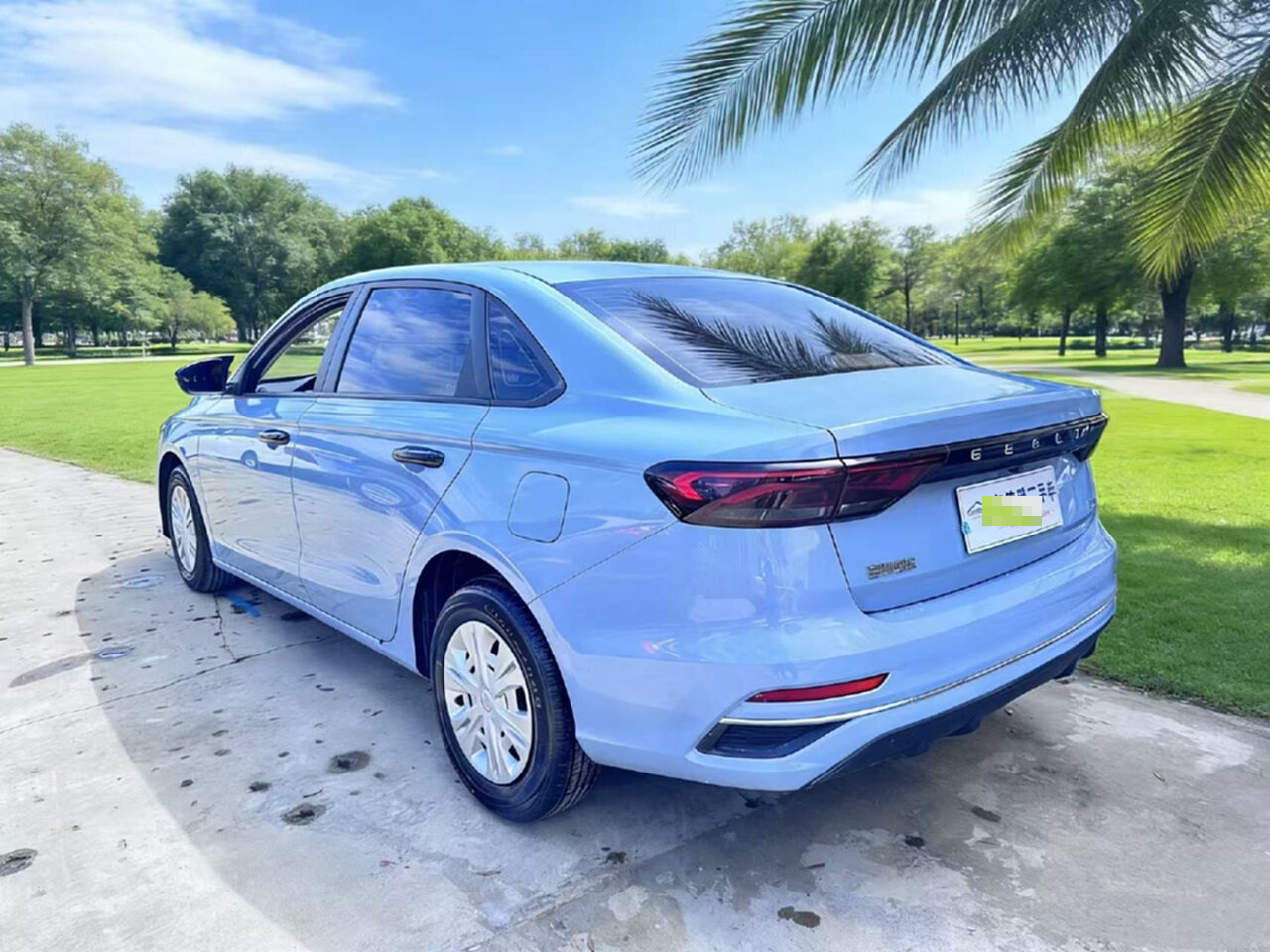 GEELY Emgrand 2023 imagen de coche #11
