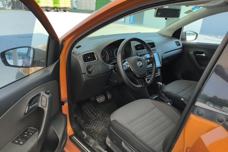 Volkswagen Polo 2017 #12 Volkswagen Polo 2017 car image #12