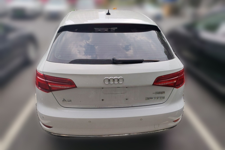 Audi A3 2018 car image #6
