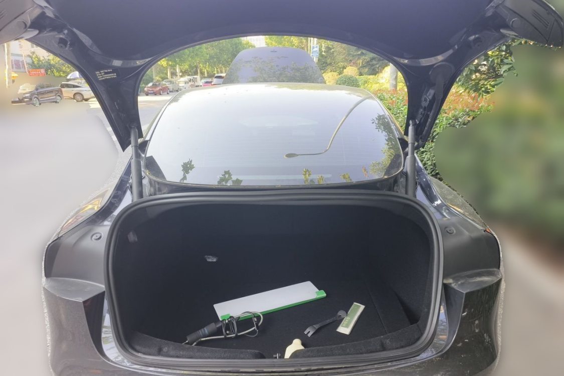 Tesla Model 3 2025 car image #8
