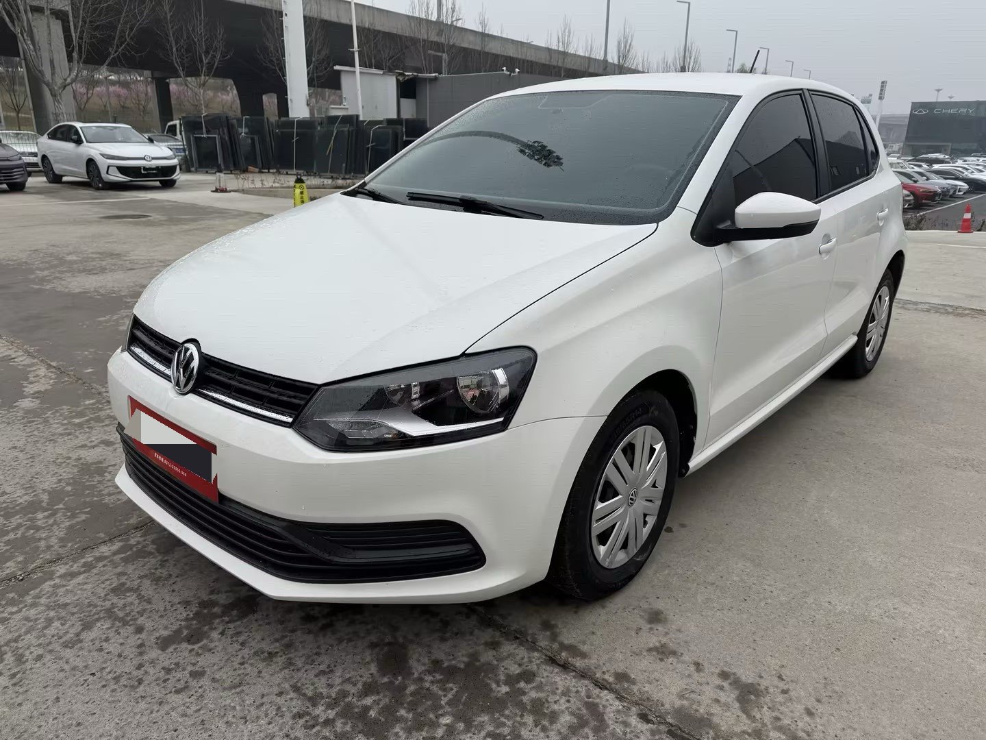 Volkswagen Polo 2016 car image 
