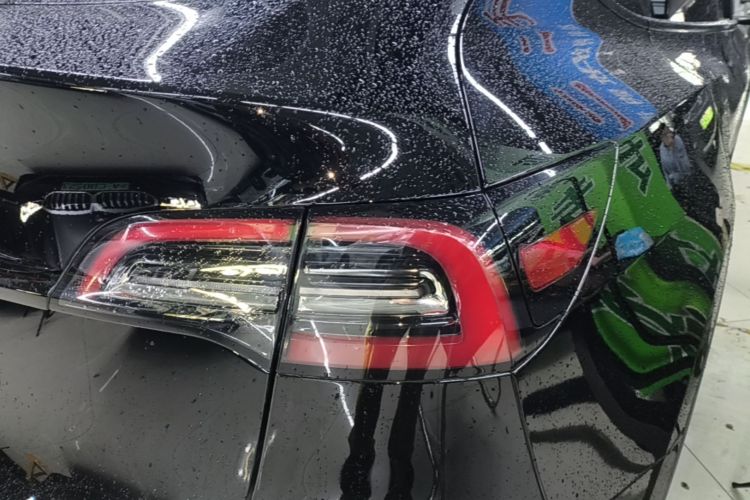 Tesla Model Y 2023 #8 Tesla Model Y 2023 car image #8