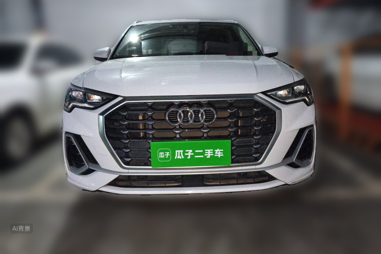 Audi Q3 2020 car image #3
