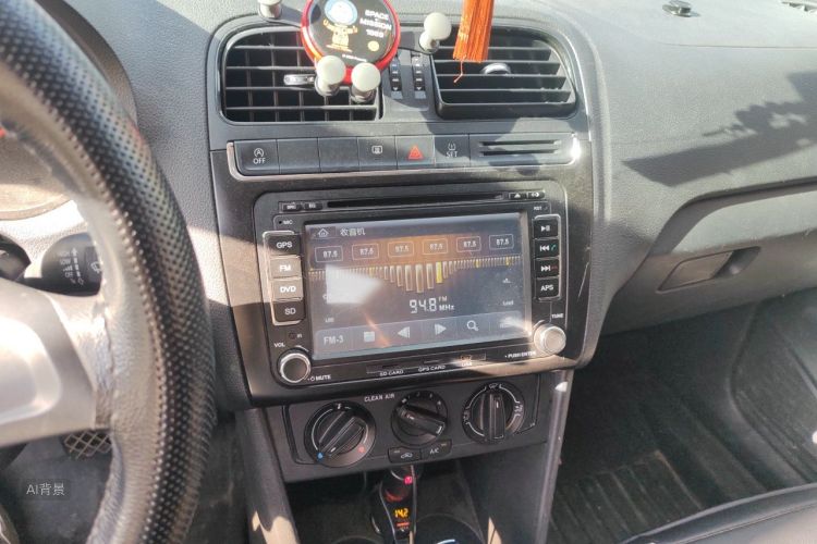 Volkswagen Polo 2019 car image #15